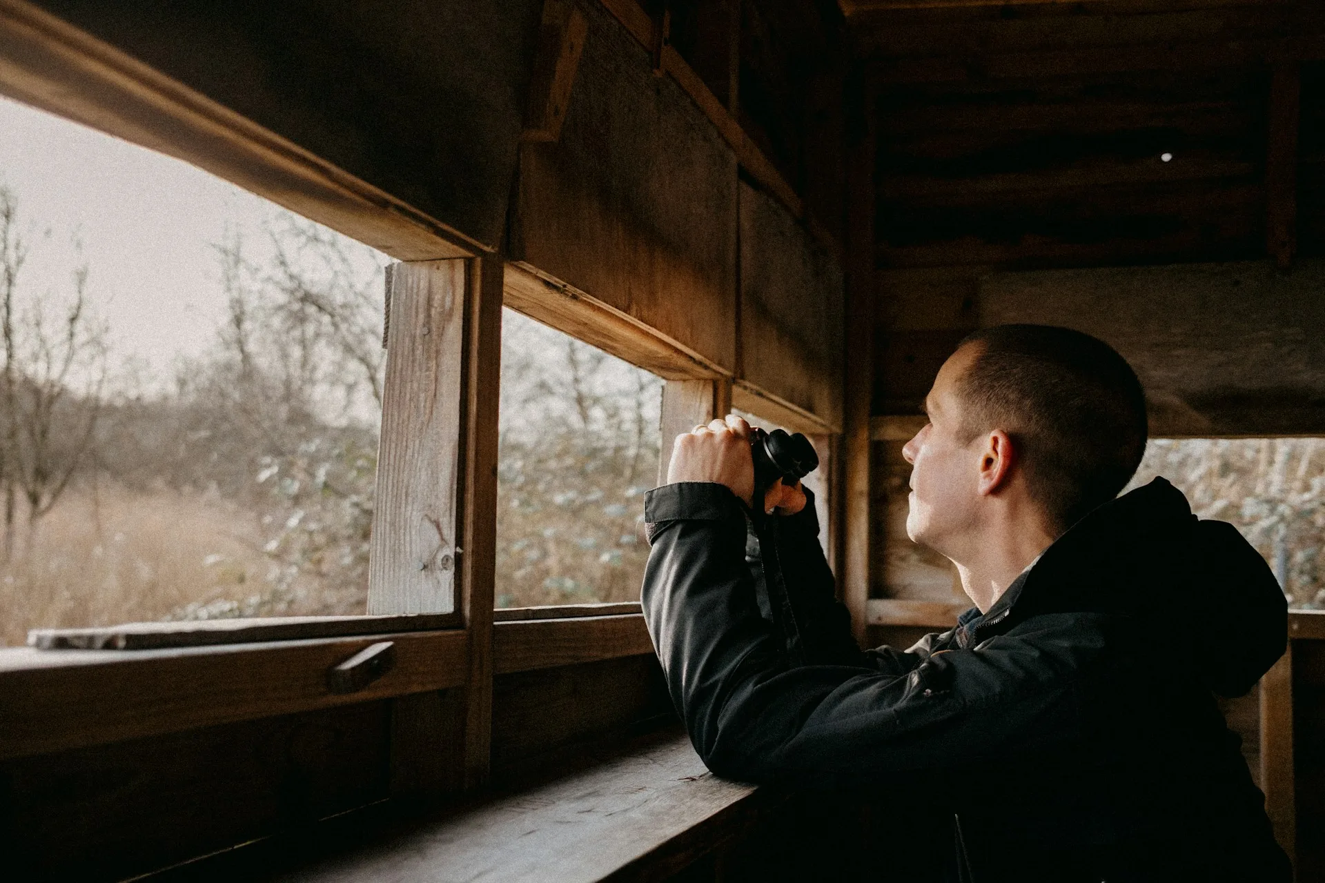 How to Thread a Binocular Strap: The Complete Guide